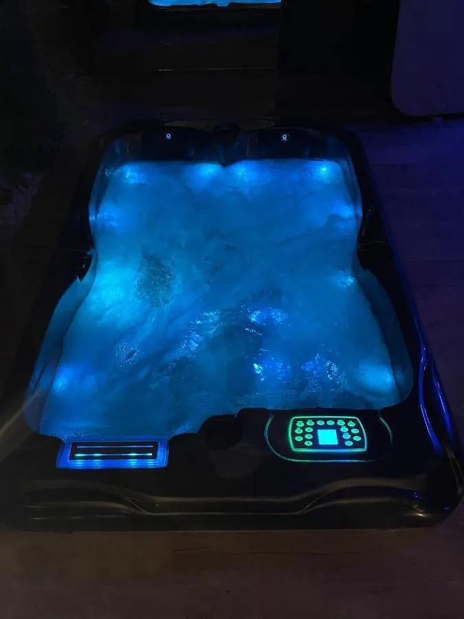 Love hôtel La Suite Grenoble Spa Jacuzzi Et Sauna Privatif