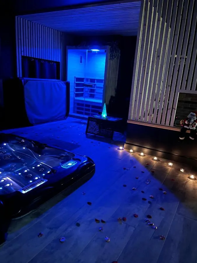 La Suite Grenoble Spa Jacuzzi Et Sauna Privatif 0*,