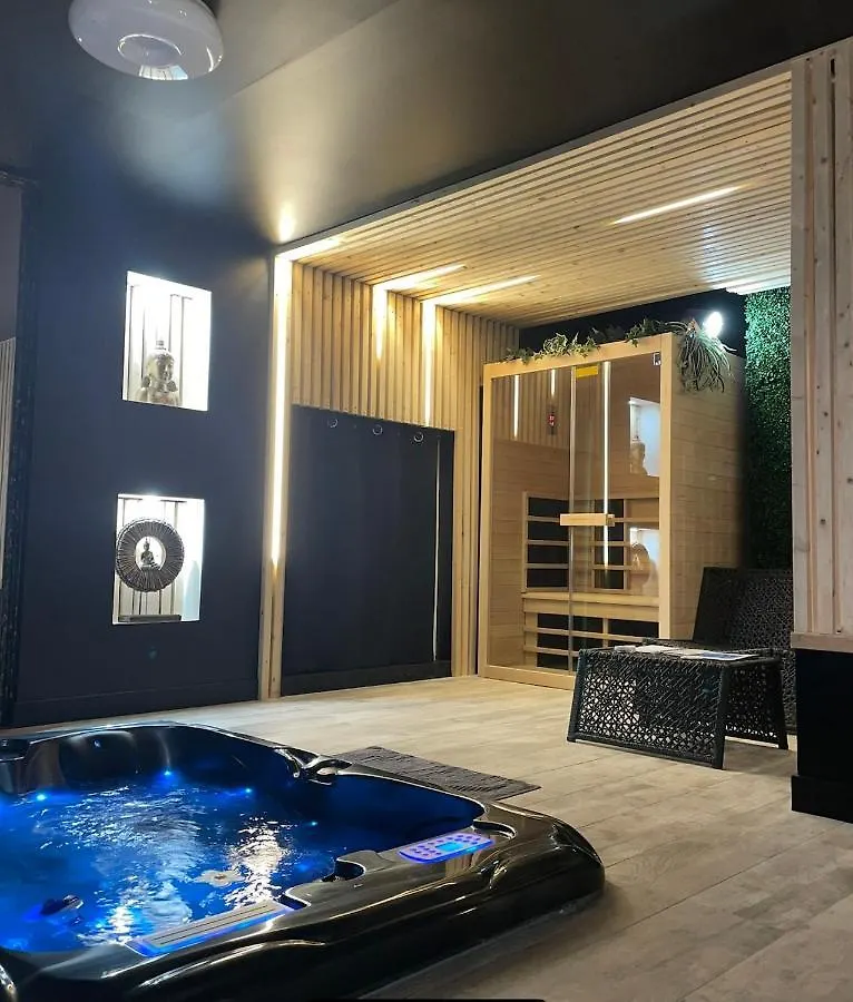 La Suite Grenoble Spa Jacuzzi Et Sauna Privatif Love hôtel
